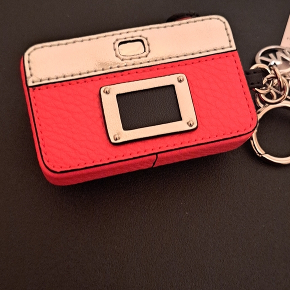 Michael Kors Sangria Camera Keychain Charm NWT - Picture 5 of 5